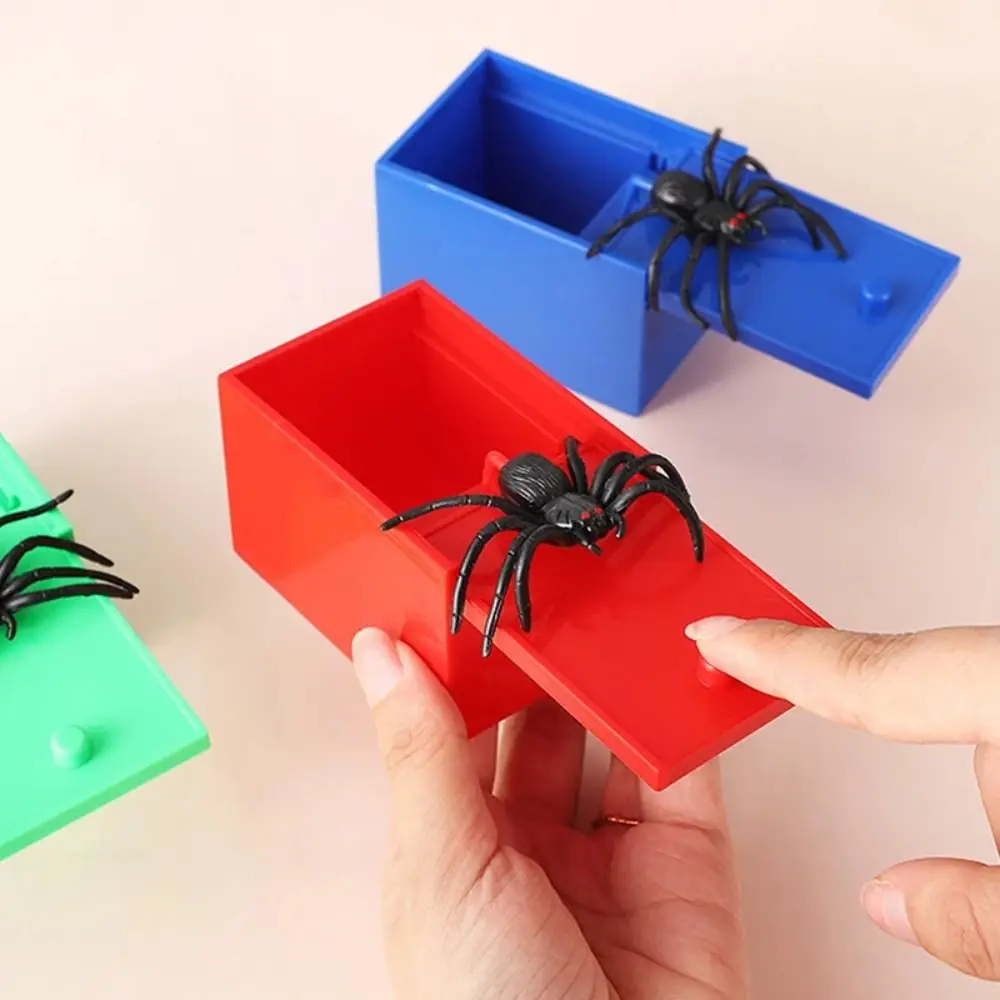 สีสุ่มพลาสติกที่มีสีสัน Prank Prop ในกรณี Mischief Spider Scare กล่องน่ากลัวสีสุ่มของเล่นตลก