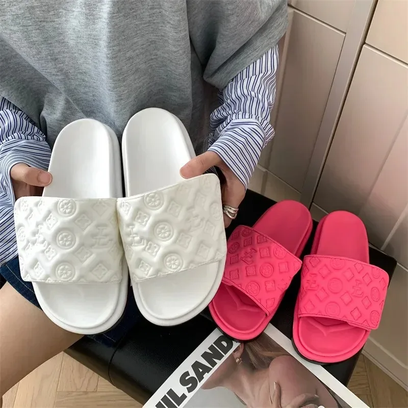 Zapatillas planas con cinta mágica para mujer, nuevos zapatos de lujo de verano, sandalias de plataforma de marca, zapatos planos con aumento de altura para mujer, zapatillas deslizantes para mujer