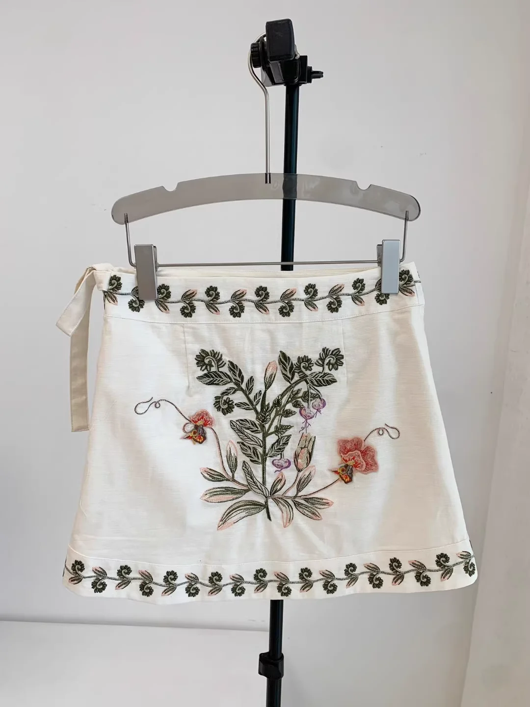 

Floral Embroidery Women Wrapped Mini Skirt High Waist A-Line Retro Female Linen Jupe