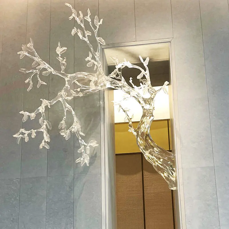 

Прозрачная хрустальная скульптура в виде ветви дерева, изготовленная на заказ для лобби отеля, настенная, вогнутая, в виде сосны, инсталляция, декоративное оформление.