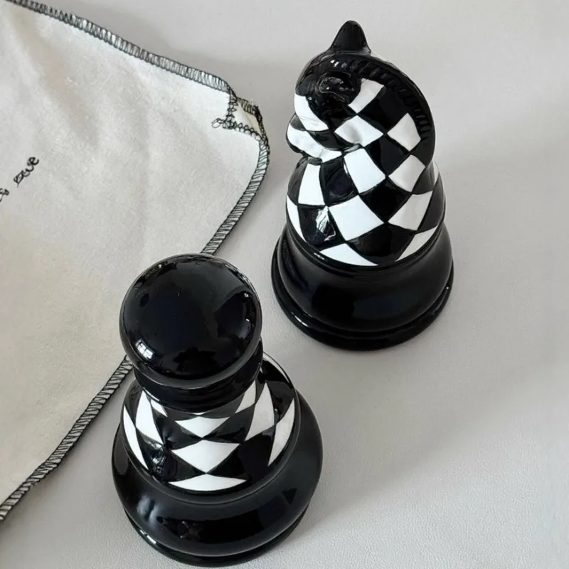 Retro Chess Pieces Toothpick Dispenser Ceramics Toothpick Box Creative Table Decoration & Accessories Dental Floss Case Gifts