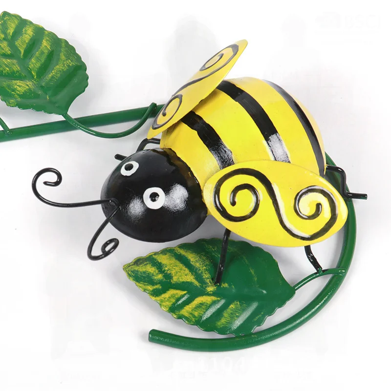 

Wrought Iron Wall Decorations Bee Ladybug Geometric Shapes Metal Pendant Creative Home Decor for Entrance TV Background