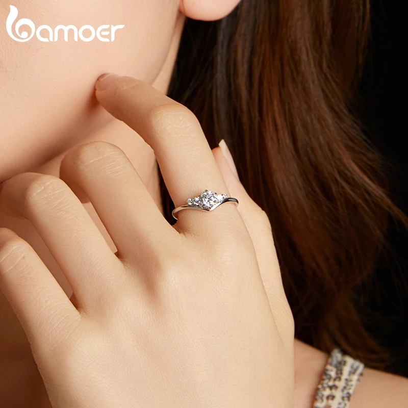 BAMOER 0.6CT Moissanite Ring 5-Stones Prongs Setting Band Ring D Color VVS1 Original for Women Wedding Jewelry with Certificate - Image 2