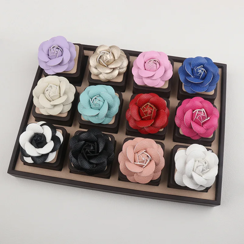 Lmitated Leather Camellia Fabric Flower Pin Brooch Hand-Made Black White Flower Gold Flower Rose Brooch Pin Gifts