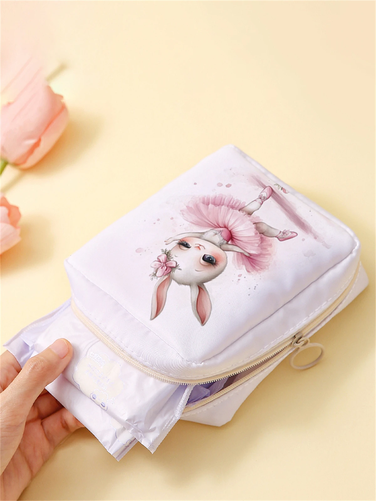 

Dancing rabbit pattern printed sanitary napkin storage bag, women's lightweight tissue bag, sanitary tissue bag