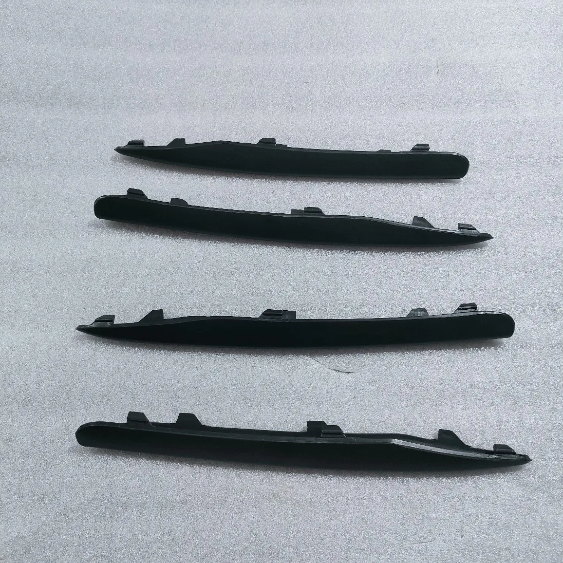 

Продукт для Paramela 2010, отделка ходовых огней, верхняя левая 97050557300