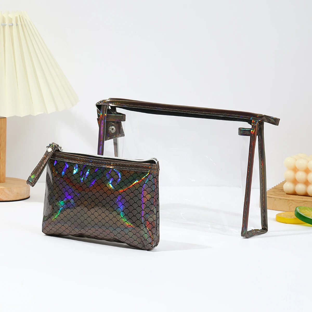 Neue Zweiteilige Wasserdichte PVC-Kosmetiktasche mit Laser-Fischschuppen-Design, Multifunktionale Aufbewahrungs- und Pflegetasche für Damen – Detail 7