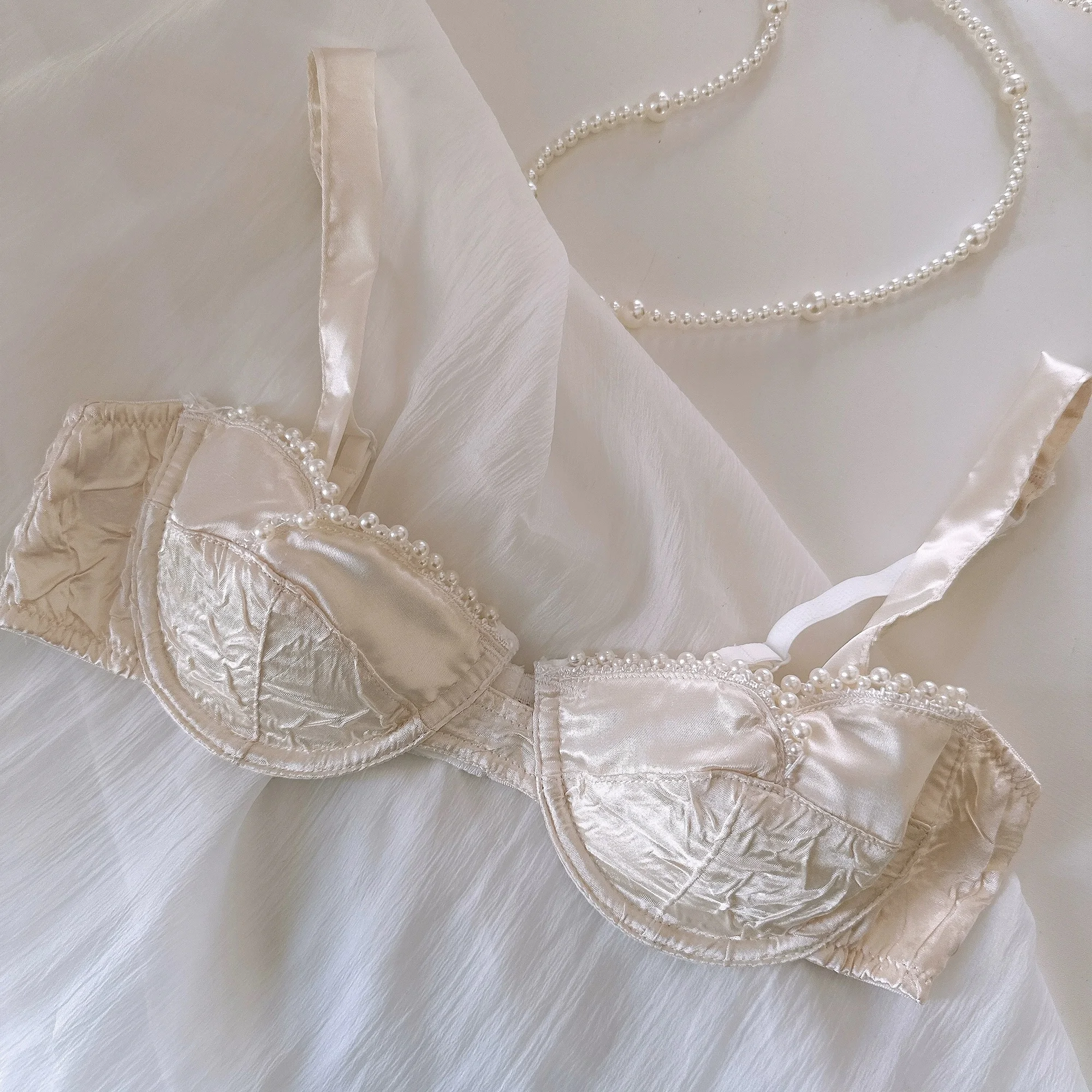 Vintage pearl satin bra pure desire wind ruffles girls have steel ring on thin under thick small breasts gathered underwear