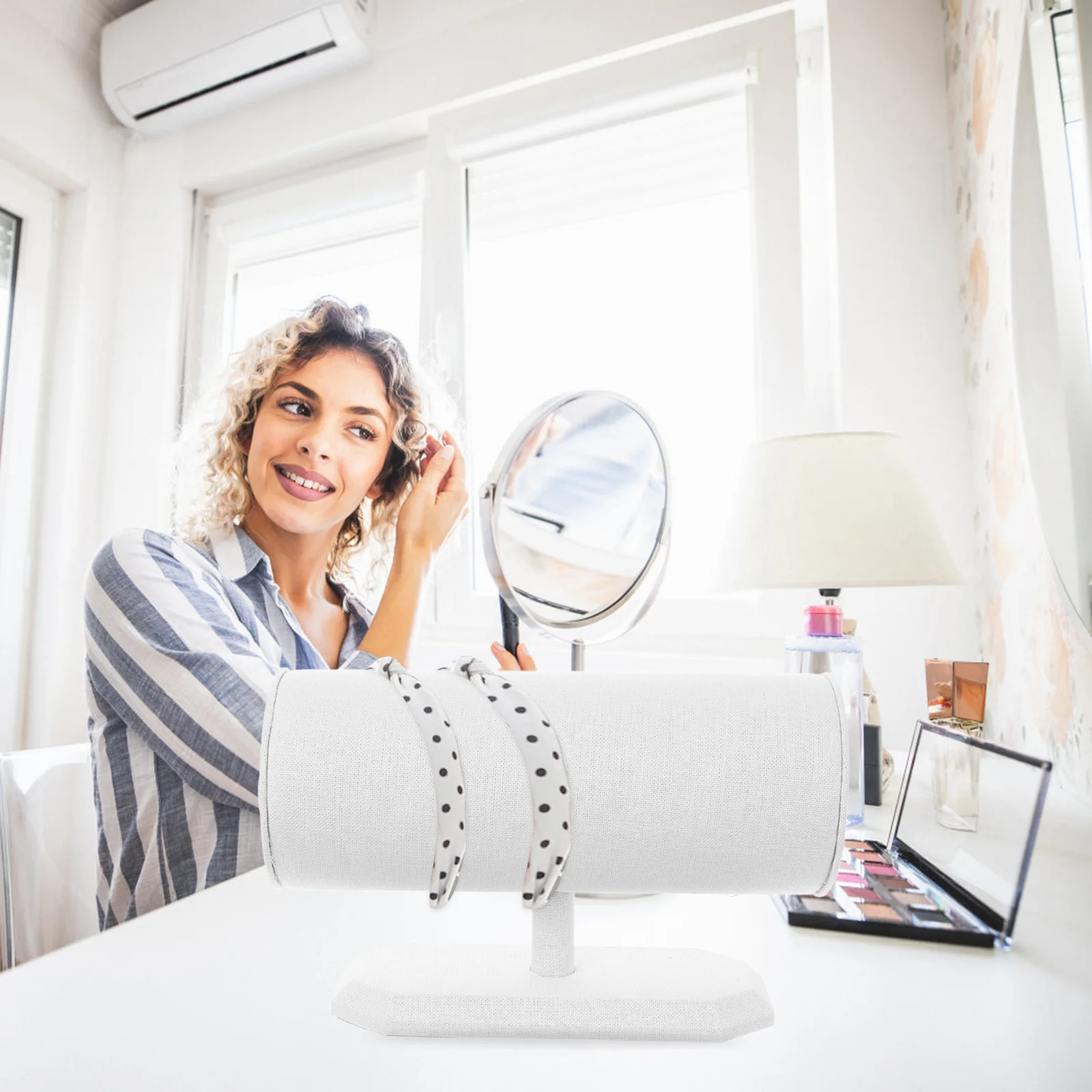 

1Pcs Hair Hoops Rack White Linen Headband Storage Practical Hairband Holder Display Shelf for Home Shop Merchandising