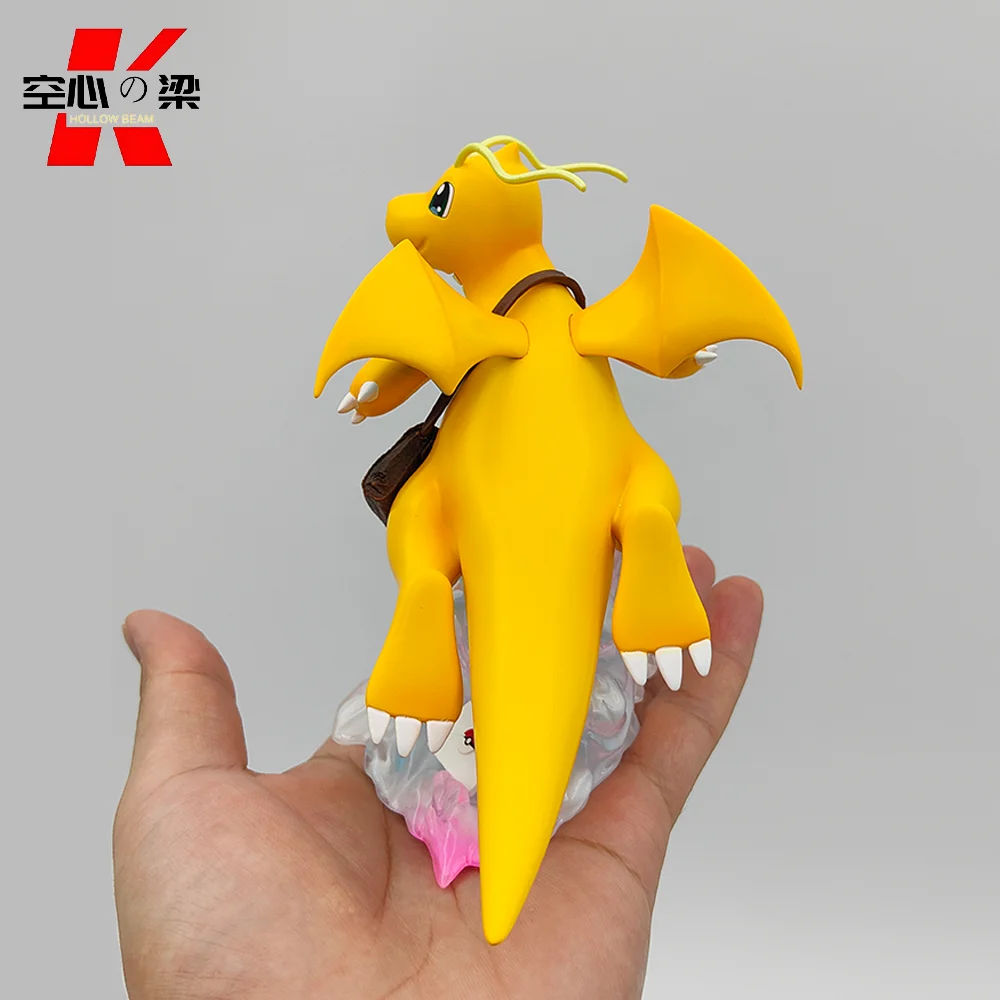 [1/20 Scale World] Postman Dragonite Toy Figure Decoration