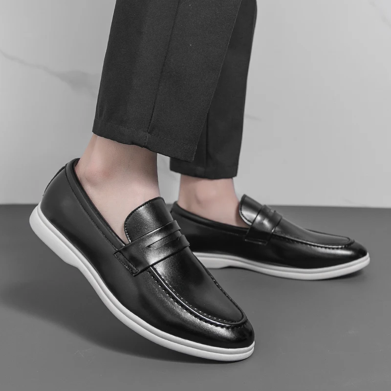High Quality Men's Comfortable and Casual Anti Slip Small Leather Shoes British Style Spring New Men's Set Foot Lazy Bean Shoes