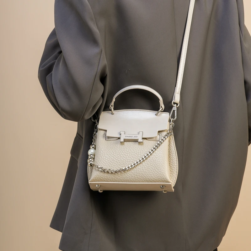 

Versatile Fashionable Crossbody Bag - Modern Unique Niche Trendy High-End Design Perfect for Women's Sweet Retro Casual Use
