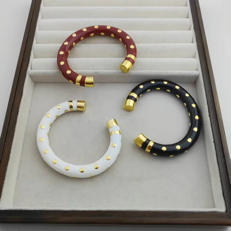

Черные, красные, белые эмалированные открытые браслеты-манжеты для женщин, дизайнерские массивные браслеты, винтажные элегантные ювелирные изделия, ювелирные изделия из эмали