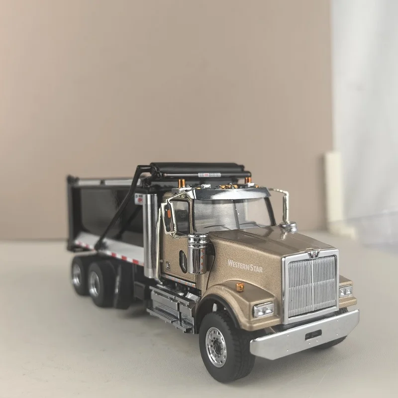 Diecast 1:50 Scale DM American Western Star 4900 SF Tandem Truck 71080 Car Model Collectible Toy Gift Souvenir Display Ornament