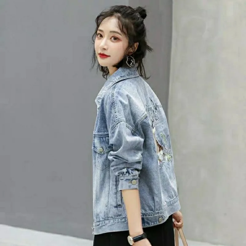 

​Casual Women's Short Blue Denim Jacket 2025 New Long Sleeve Embroidered Loose Slenderizing Stylish Elegant Student Top​