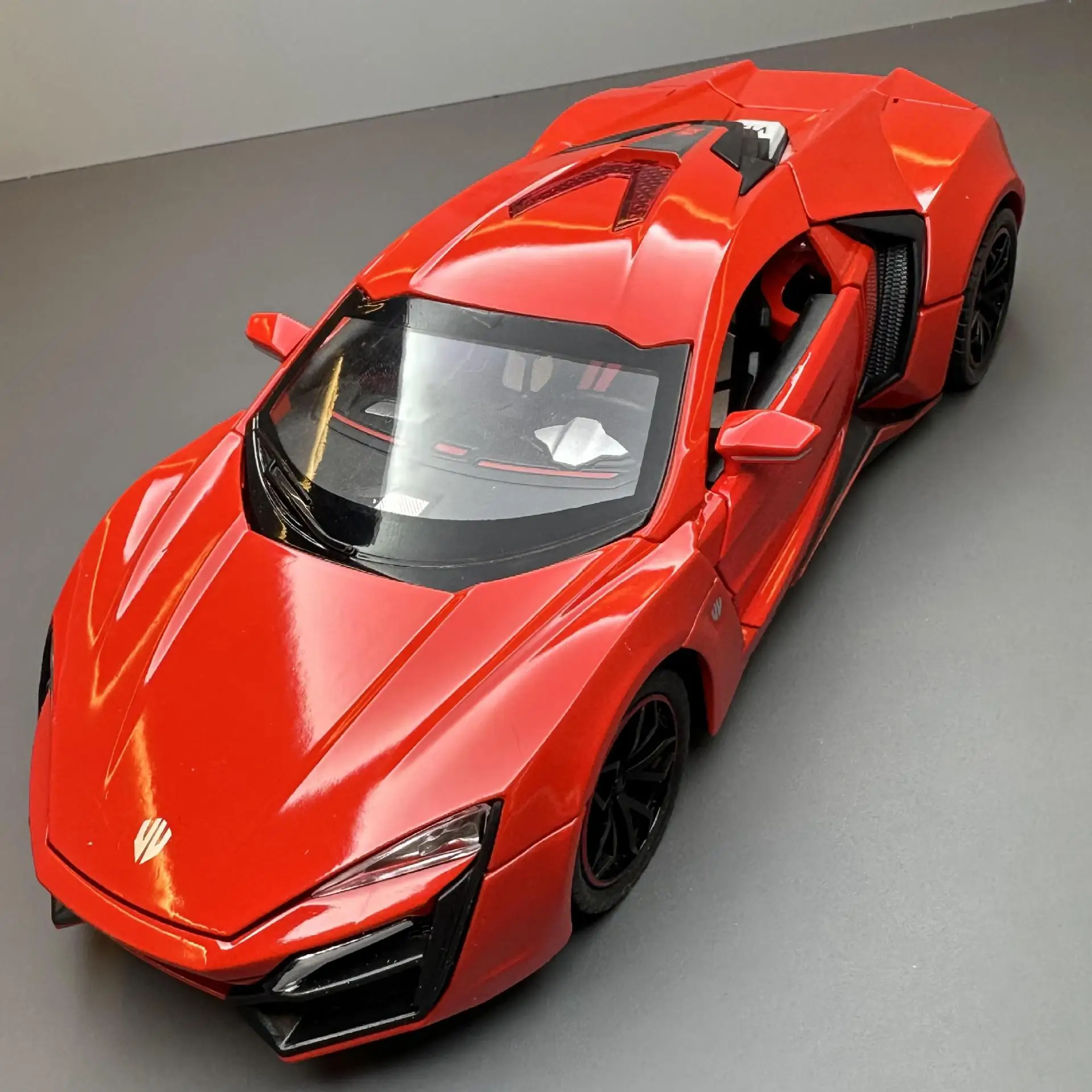 

1:24 HYPERSPORT, литые под давлением модели из сплава, автомобили, игрушки, суперкар, резиновые шины со световым звуком, спортивный автомобиль, идеальный подарок для мальчиков ﻿ ﻿