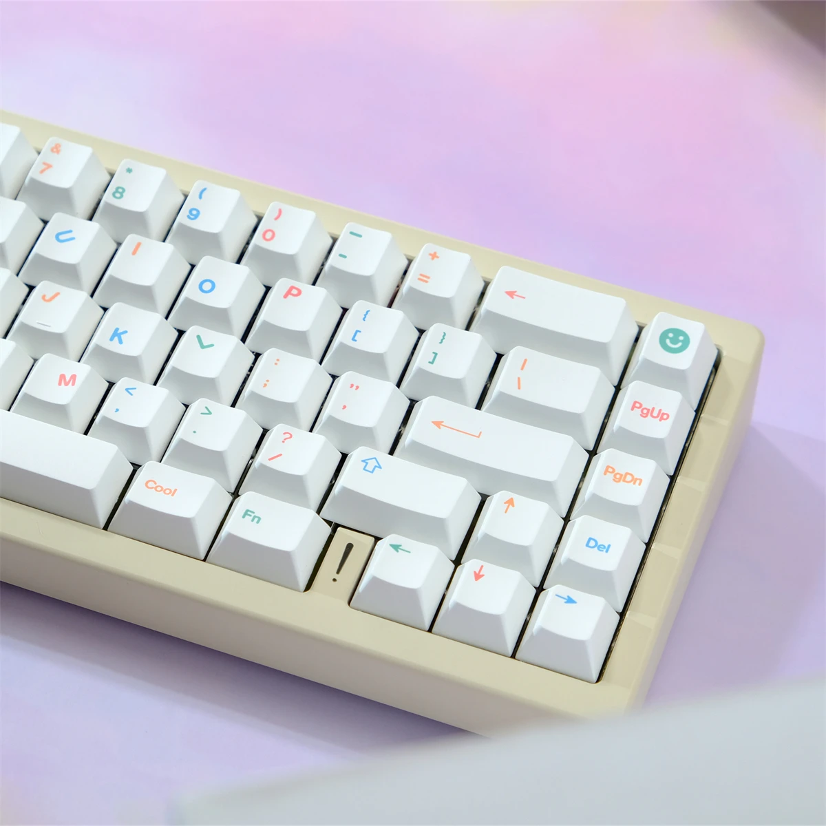 PBT Keycap GMK Cool Kids Keycap الكرز الشخصي صبغ التسامي مفتاح غطاء 130 مفاتيح للوحة المفاتيح mx GH60 Wooting 61 67 75 84 87 108