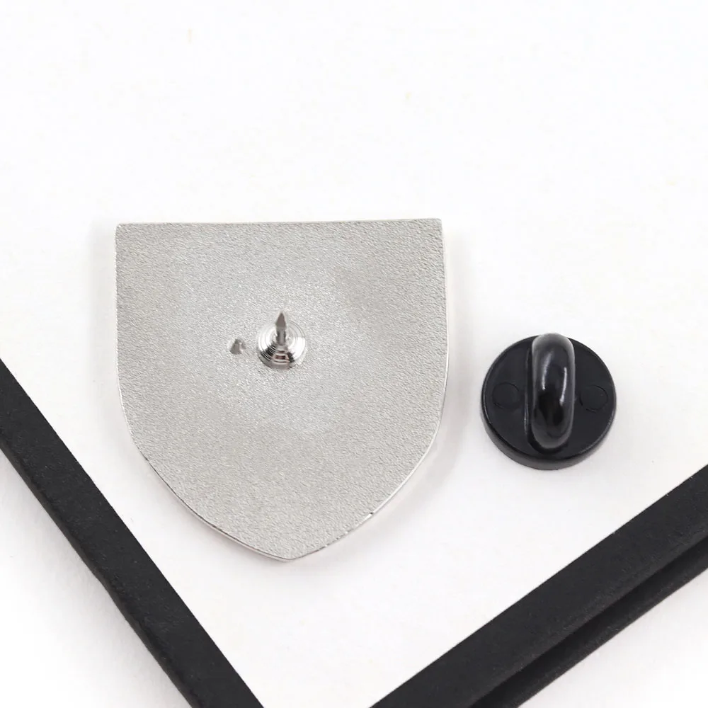 Kingdom Come Deliverance Lords of Leipa Schild-Brosche - Wappen von Sir Hans Capon Emaille-Pin, Mittelalterliches Ritter-Metallabzeichen für – Detail 3