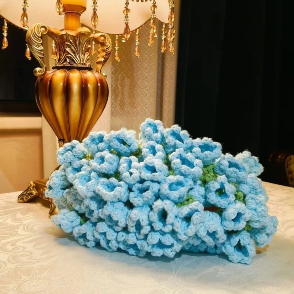 

Crochet Woven Flower Bouquet Blanket Fashion Finished Knitted Flower Blanket Three-dimensional Soft Flower Hugging Blanket