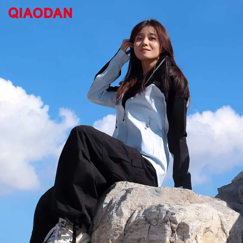 سترة QIAODAN Shanshen PRO ذات هيكل صلب للنساء 2025 معاطف تسلق الجبال الخارجية المقاومة للرياح والماء QXFCF2244017R #1