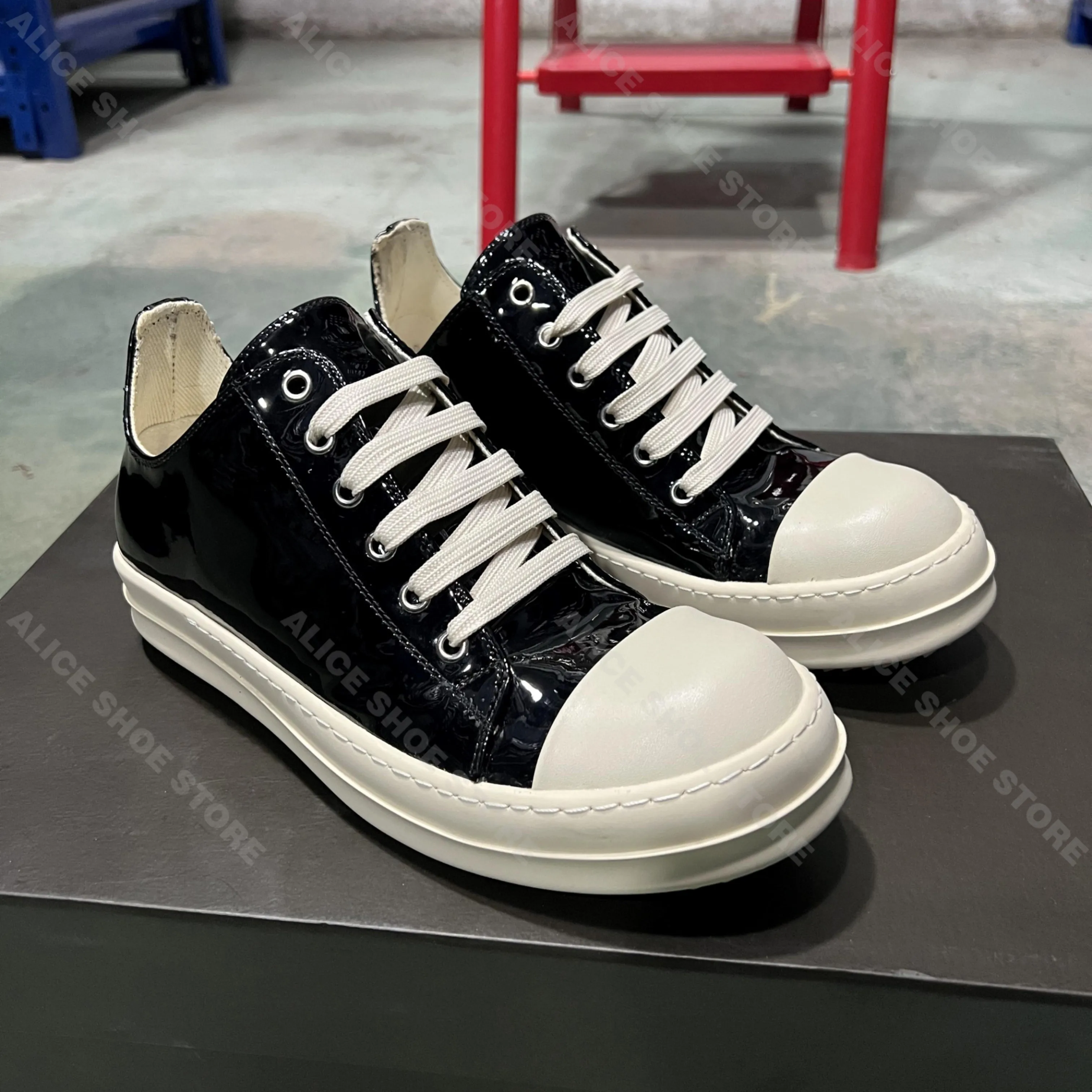 

Brand Women Sneaker Casual Low Top Black PU Designer Men Shoe New Fashion Trainer Lace-up Punk Luxury Flat Platform Shoe