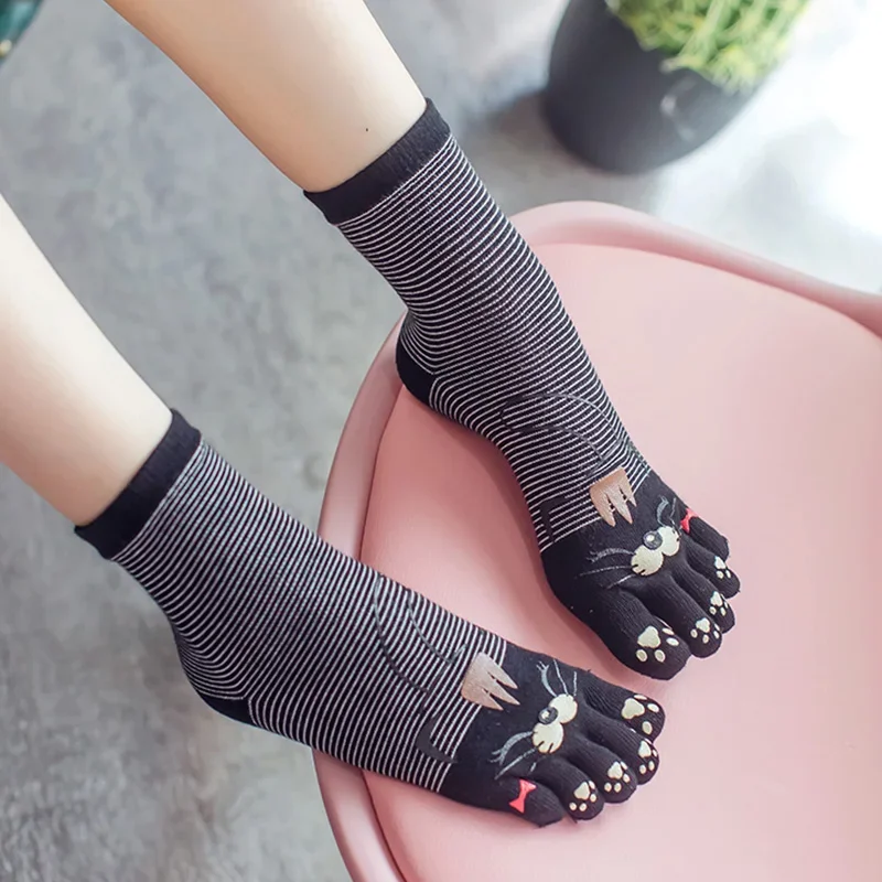 4 Pairs Lovely Lady Five Finger Socks High Quality Cotton Comfortable 5 Toe Socks with Separate Toes Kawaii Novelty Cat Socks