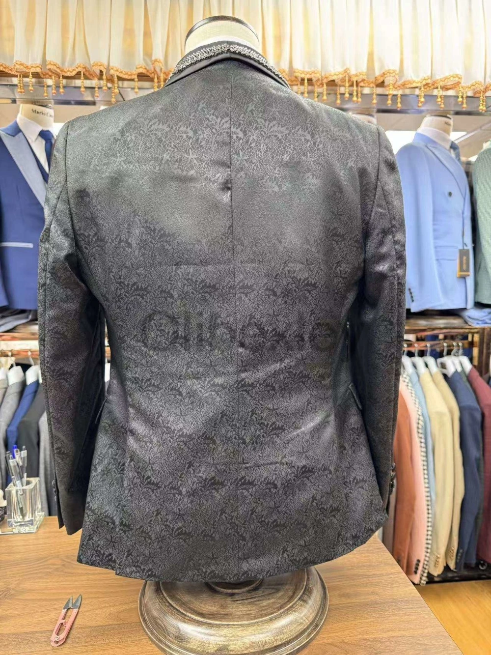 Olibexley Silver Groom Wedding Tuxedo Lapel Silver Crystal Beaded Embroidery Men Suits 3Pcs Sets Ropa Hombre Customized S494