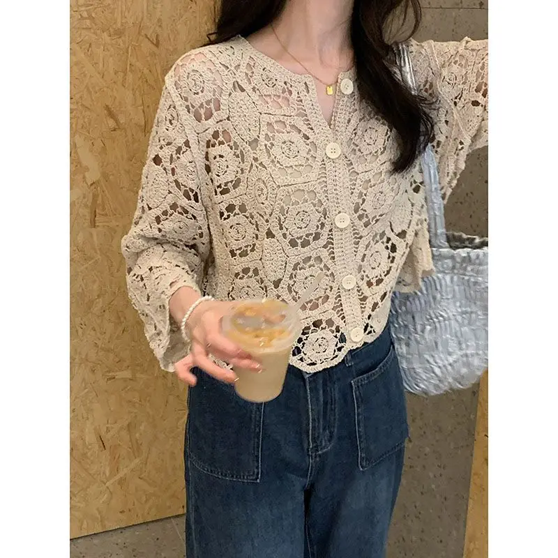 Korean version of chic niche sweet hollow knit jacket cardigan women\'s autumn new embroidered lace long sleeved top trend