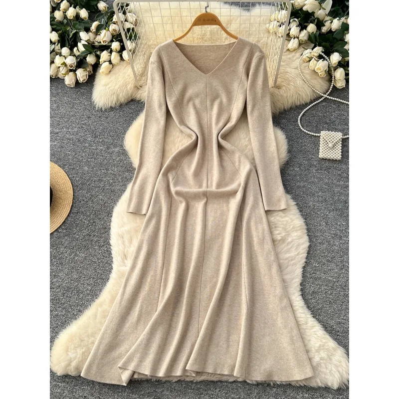 

Высококачественное внутреннее платье-свитер, женское осенне-зимнее платье 2024, новая мода, утягивающее талию, элегантное трикотажное платье с v-образным вырезом для женщин