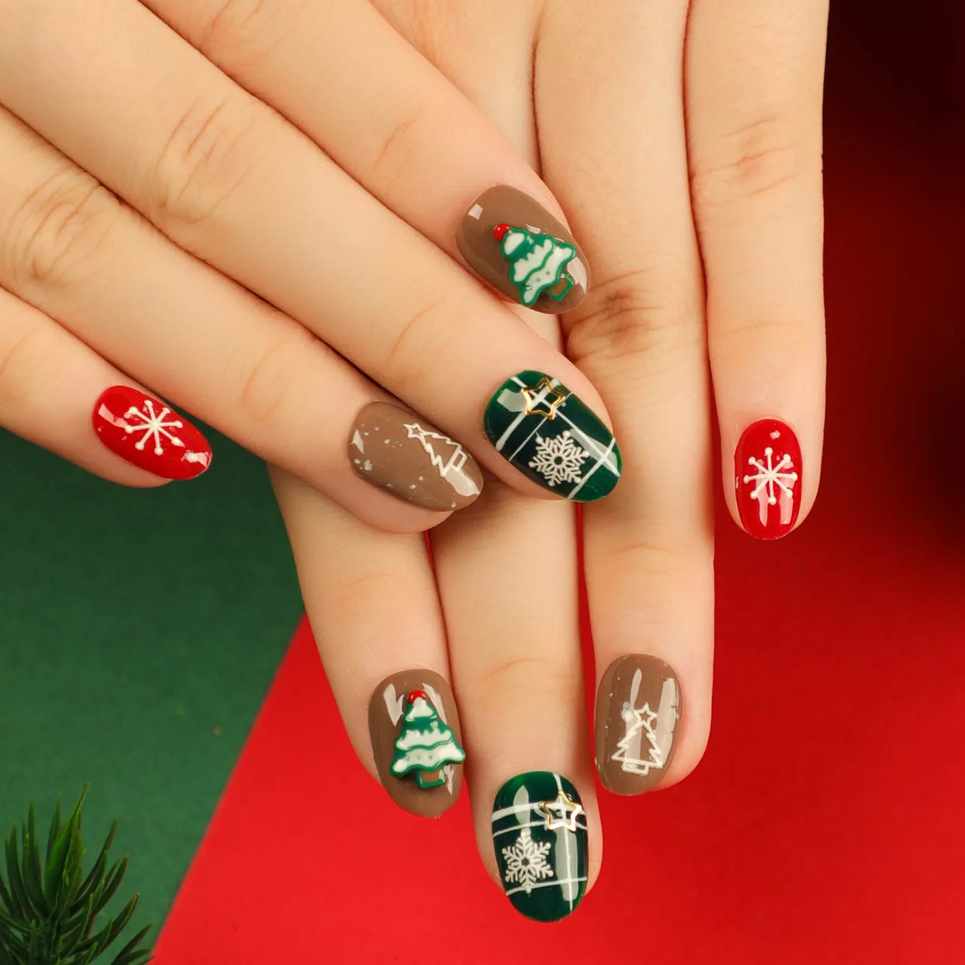 Snowflake Pink White Gradient Short Round Fake Nails Christmas Cute Detachable Finished False Nails Press on Nails with Glue