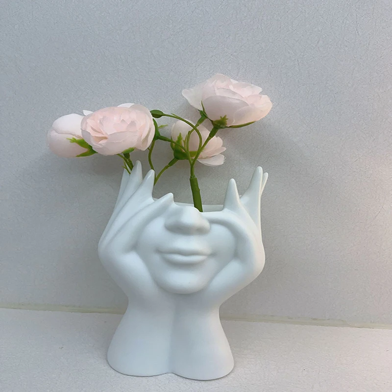 

Creative Human Body Art Shaped Office Supplies Desktop Multi-functional Storage Pen Holder Makeup Brush Holder