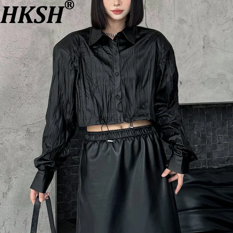 

Женская короткая куртка HKSH из искусственной кожи, тонкая, плиссированная, с длинными рукавами, на одной пуговице, с отложным воротником, темно-серая, новая коллекция Весна-Осень 2026, модель HK19129