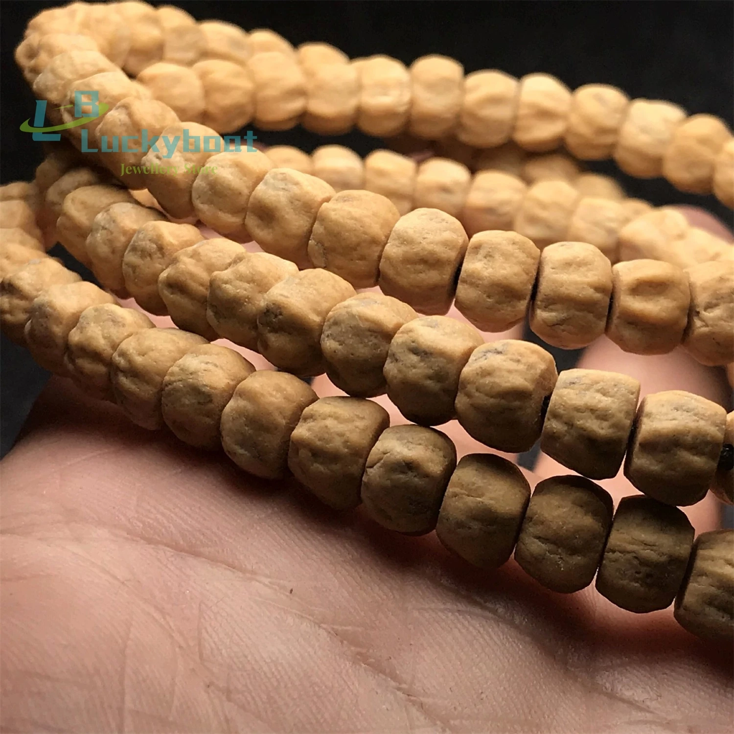 Natural Butter Skin Smooth Pattern Hand Bracelet with 108 Fragrant Seeds Buddha Beads for Men and Women\'s Multi Loop Bracelet