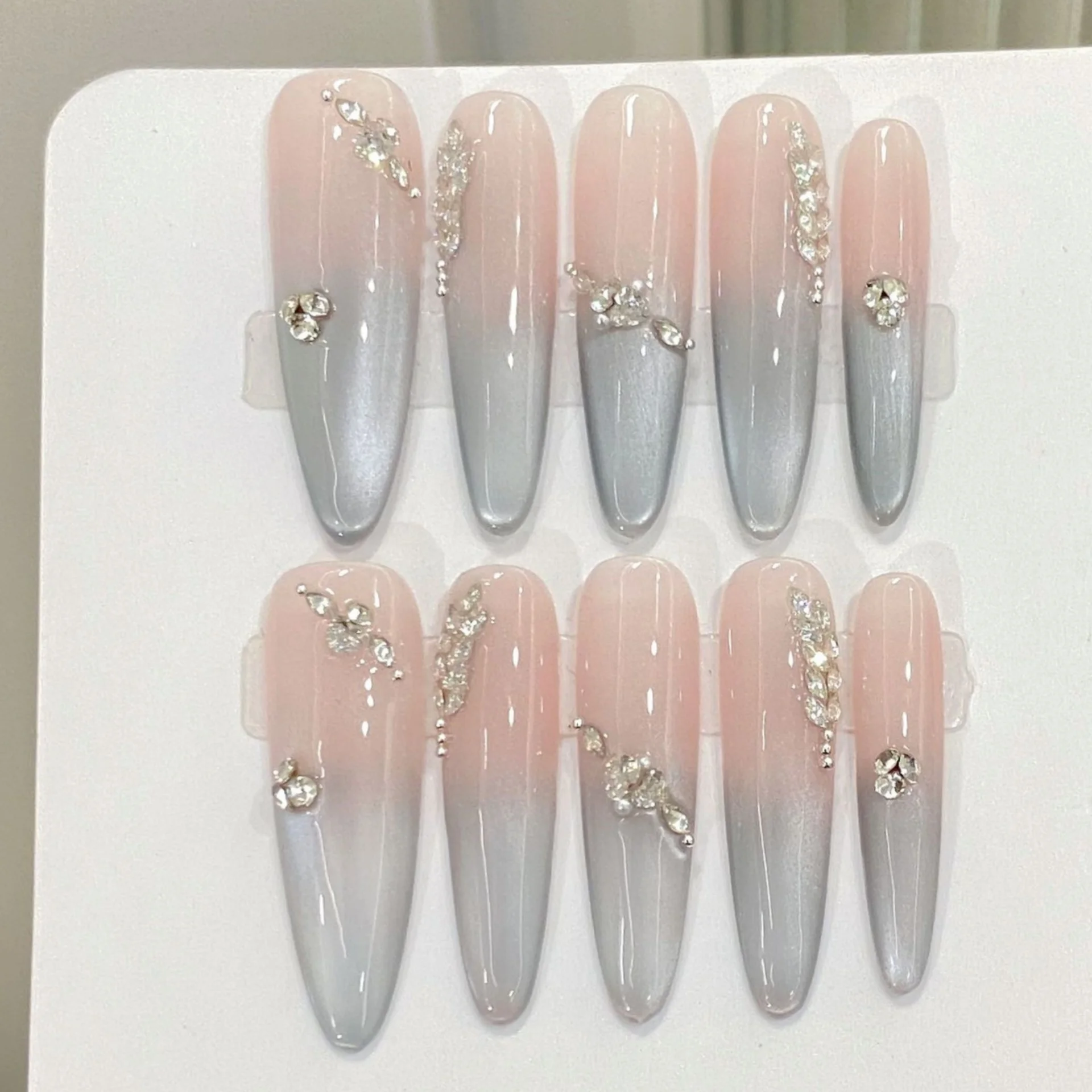 10個入り ヌードカラー ハンドメイド フェイクネイルチップ シンプル キャッツアイ グラデーション ロングオーバルネイルセット 付け爪 取り外し可能 グリッター つけ爪