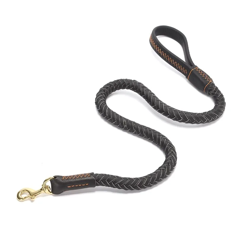 

Anti-break-free chain for medium and large bulldogs on cowhide dog leash