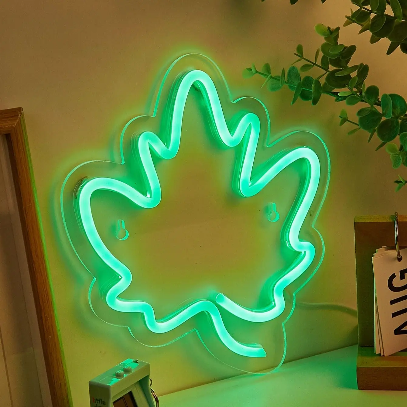 Chi-buy LED Neon Maple USB Powered Neon Signs Night Light 3D Wall Art Bedroom Living Room Decor Lamp