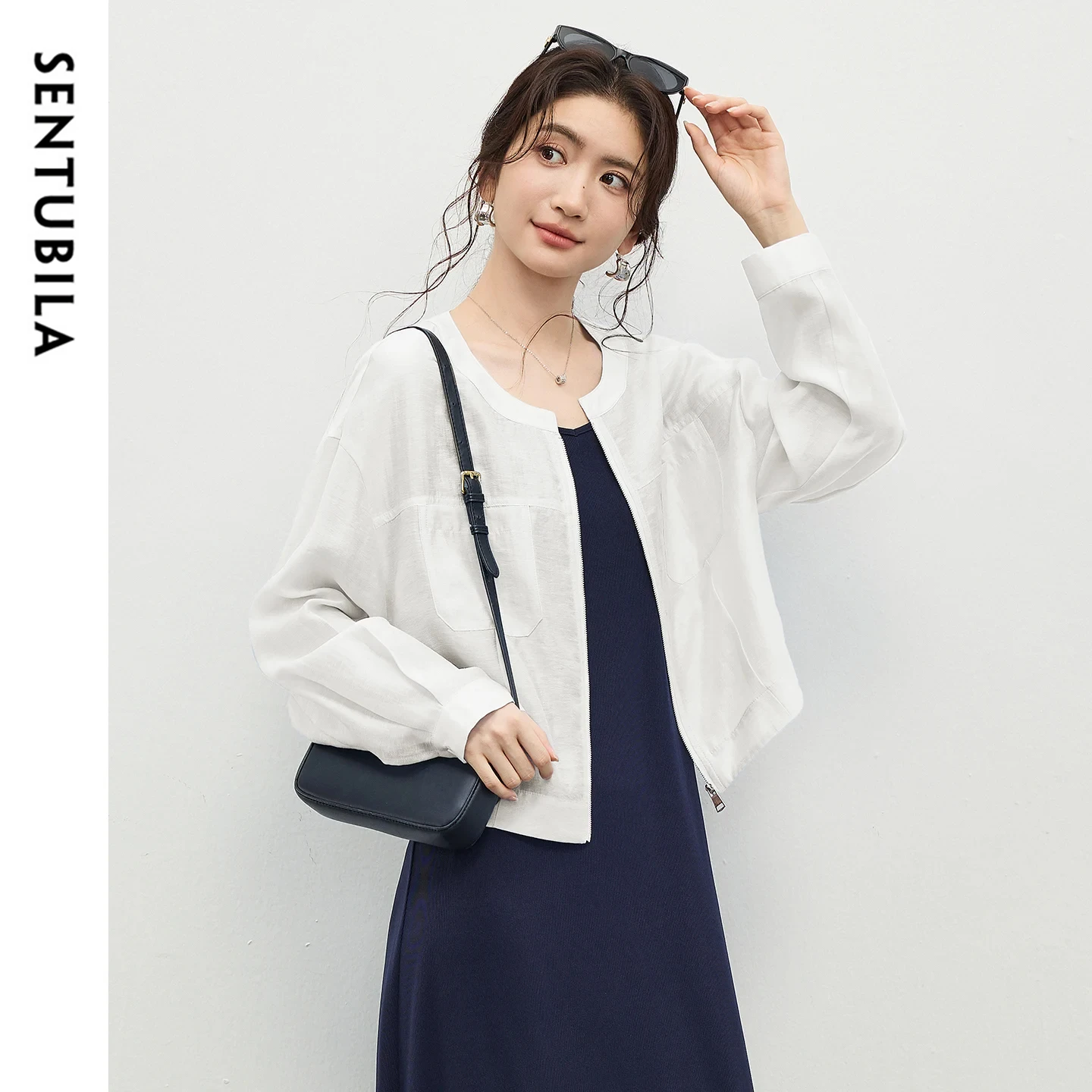 

SENTUBILA Women's Versatile Office Jacket 2026 Spring New Minimalist Fashion Crew Neck Loose Zipper Front Shirt Jacket Q61WF5939