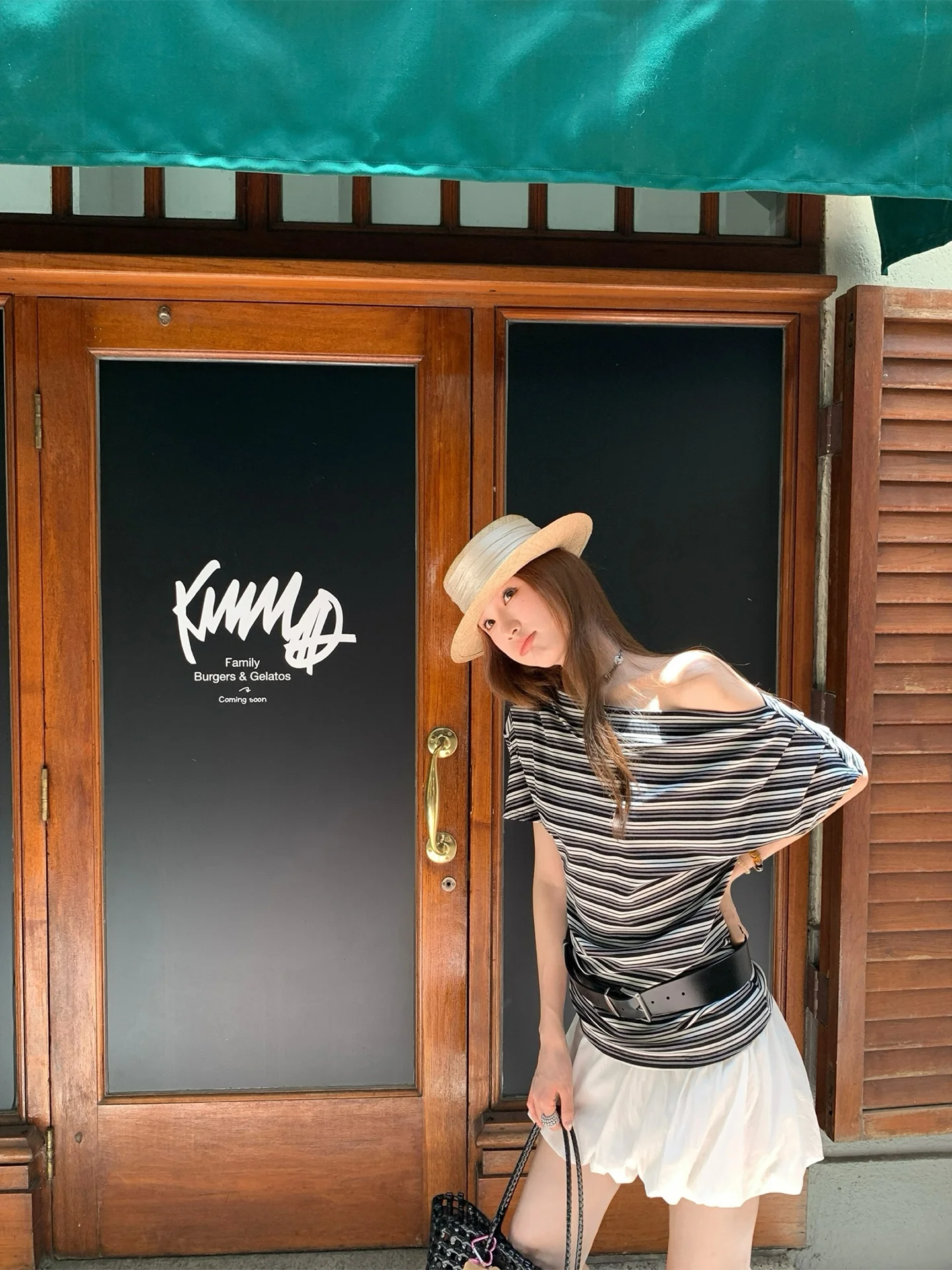 

Женская модная футболка-топ с принтом на плечах, свободного кроя, с коротким рукавом, двухцветная, для повседневной носки и поездок на работу, в стиле Rhapsody.