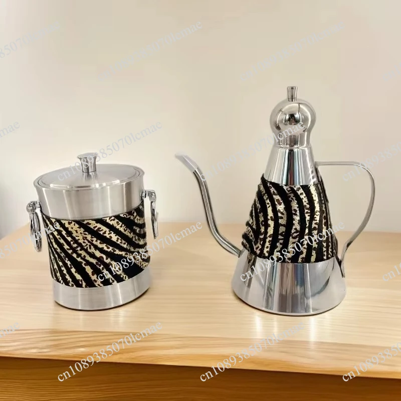 Restaurant Ornament Horse Hair Tea Set High-end Metal Long Tray Soft Decoration with Light Luxury Dining Table Soft Decoration