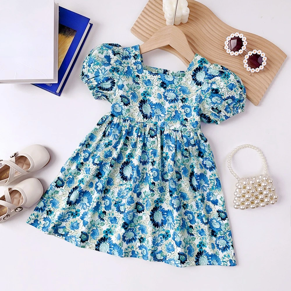 Neue Sommerkleidung für Mädchen im Alter von 2-6 Jahren, koreanische Version, Sommerkleid mit quadratischem Kragen, Blasenärmeln, Blumenmuster, modisches Kleid im Landhausstil