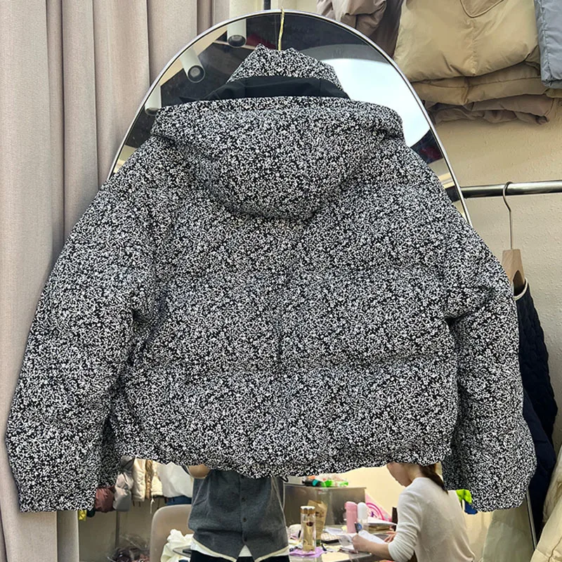 2022 Newest Luxury Winter Loose Fit Puffer Jacket Women Leopard Print Short Casual Zipper Thicken Warm 90% White Duck Down Coat