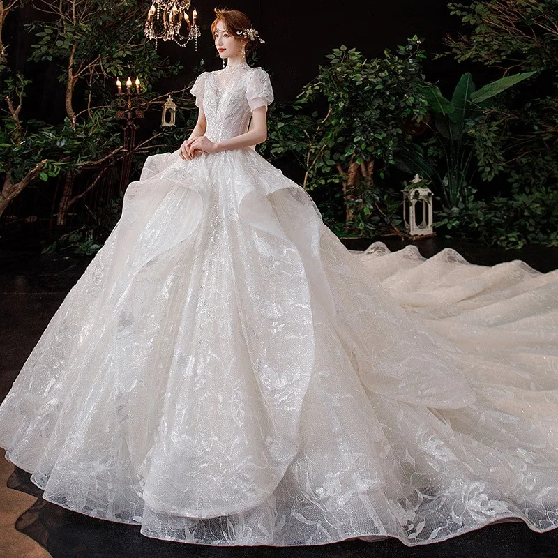 

New stand-up collar with a large tail dreamy ball dress