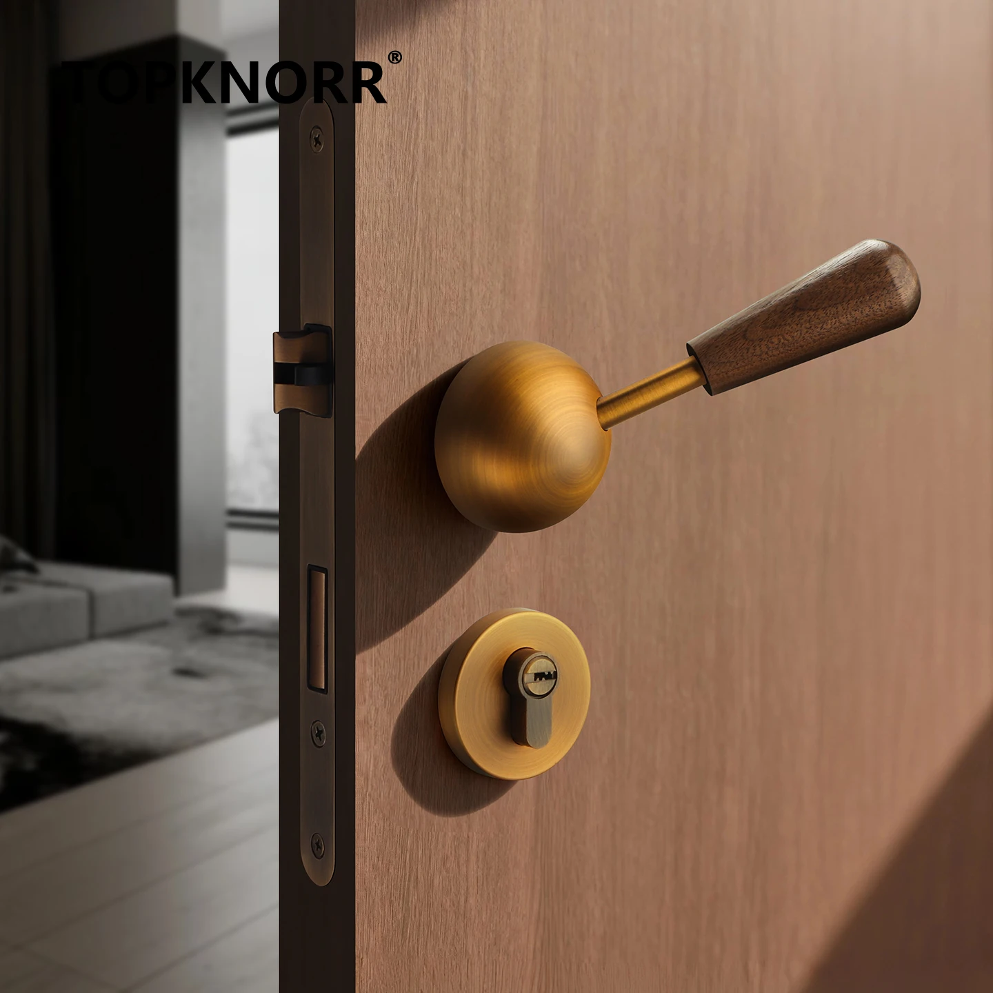 

Indoor Yellow Bronze Bedroom Door Lock Home Silent Walnut Door Handle Lock Doorknob Locks for Exterior House Doors Handles Gate