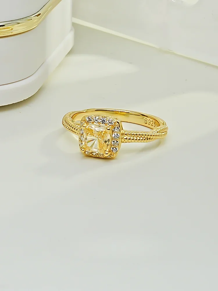 Light luxury 925 sterling silver yellow diamond plated gold ring set with high carbon diamond temperament, niche hot selling