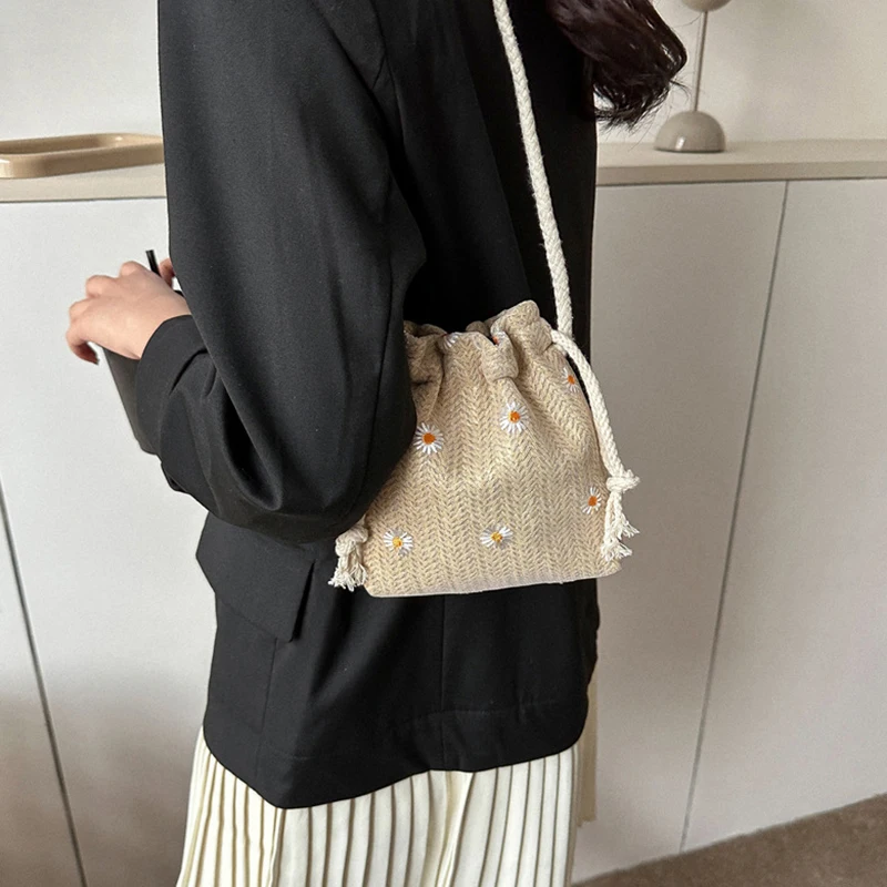 Drawstring Straw Beach Bags Flower Embroidery Bags Ladies Lace Crossbody Handbags For Travel