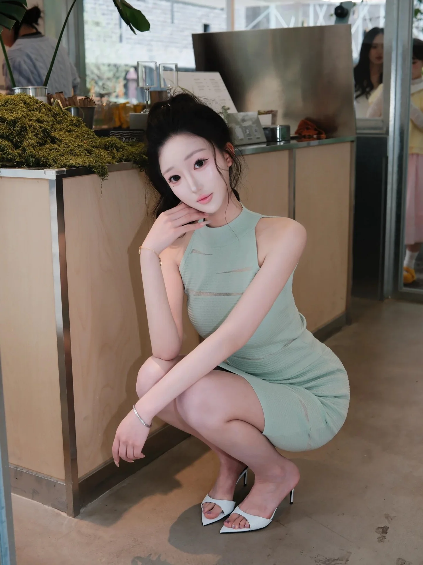 

Elegant High-End Knitted Sleeveless Neck Hanging Short Skirt Two-Piece Set for Women Summer Breathable Comfortable Fit Style