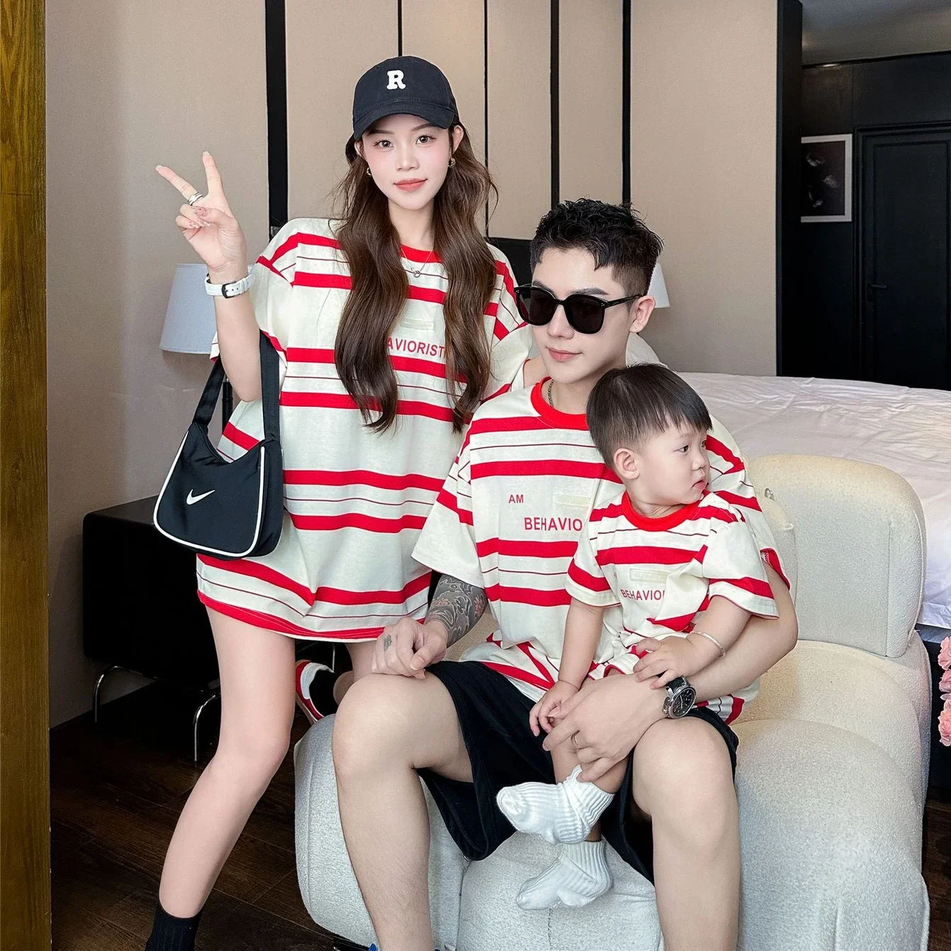 

Family Red Striped T Shirts 2024 Summer Father Mother and Daughter Son Matching Cotton Short Sleeve Tee Shirt Newborn Bodysuit