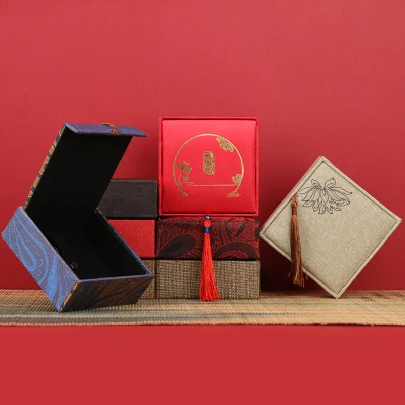 

Винтажная шкатулка для драгоценностей с кисточками, ожерелье, нефритовый браслет, браслет, кулон, коробка для хранения, коробка для упаковки ювелирных изделий в китайском стиле