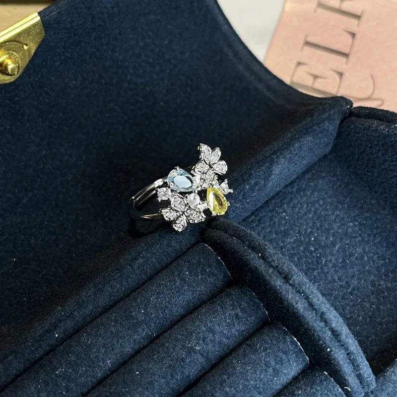Elegant pure silver ring with brilliant sapphire colors, fashionable and high-end European women's creative micro inlaid gift