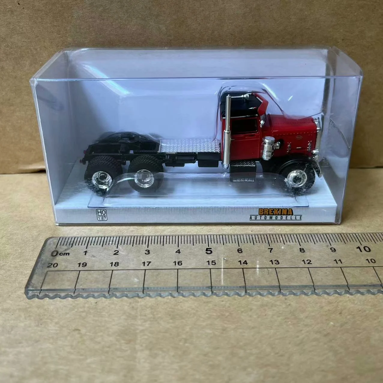 1:87 Scale HO Peterbilt 281 Trailer Head Truck Plastic Car Model Toy Ornament Collectible